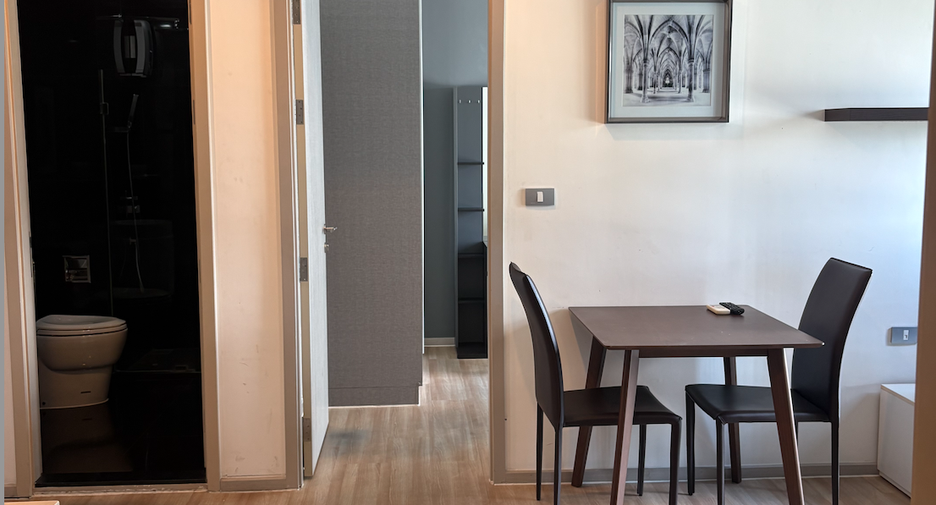 For rent 2 bedrooms condo in Khlong Toei, Bangkok