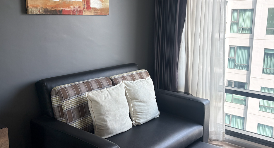 For rent 2 bedrooms condo in Khlong Toei, Bangkok