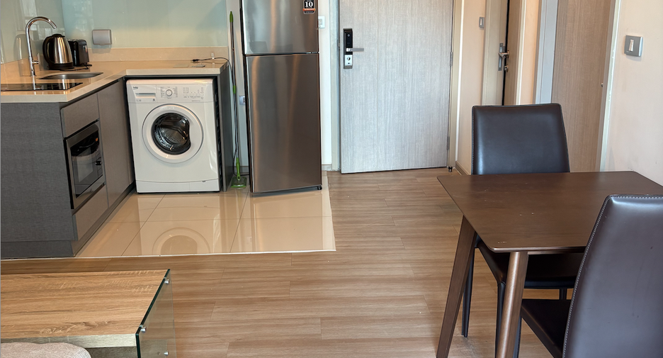 For rent 2 bedrooms condo in Khlong Toei, Bangkok