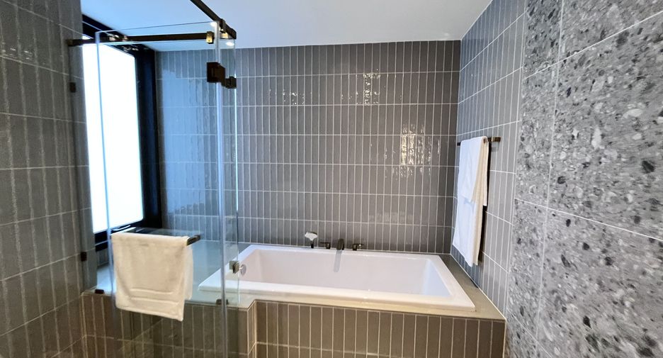 For rent 2 bedrooms condo in Khlong Toei, Bangkok