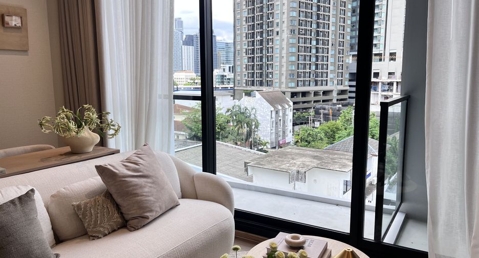 For rent 2 bedrooms condo in Khlong Toei, Bangkok