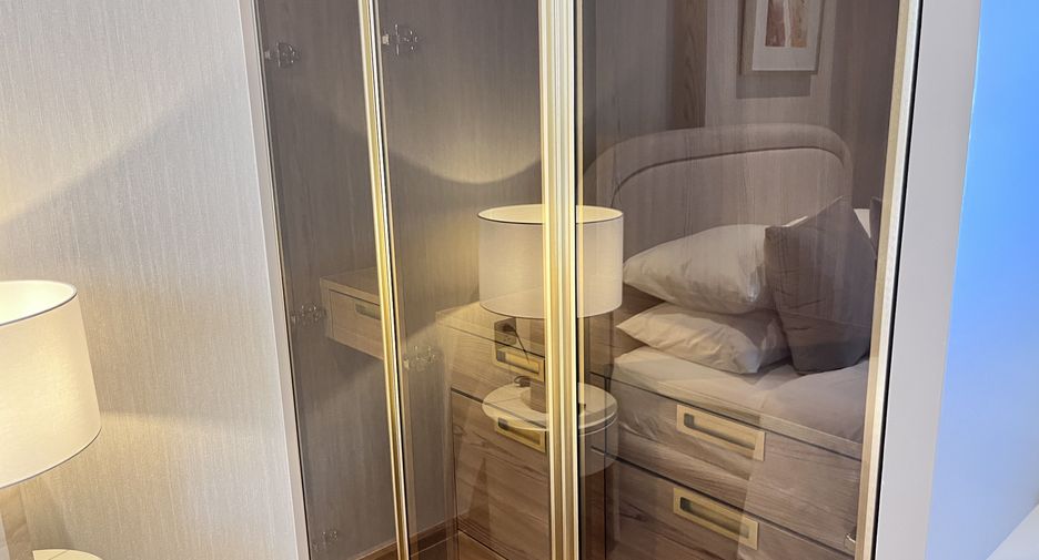 For rent 2 bedrooms condo in Khlong Toei, Bangkok