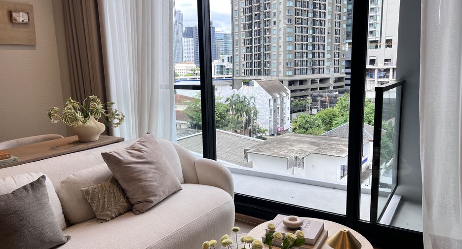For rent 2 bedrooms condo in Khlong Toei, Bangkok