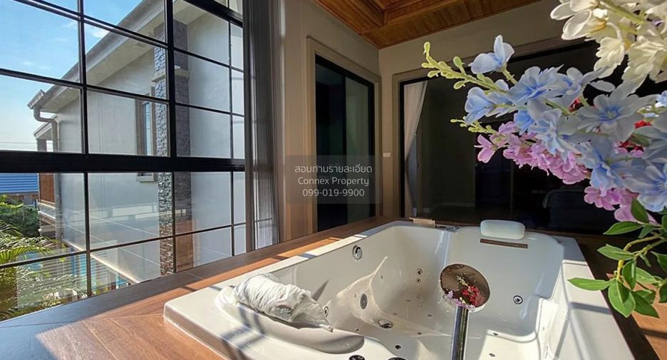 For sale 4 bedrooms house in East Pattaya, Pattaya
