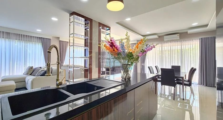For sale 4 bedrooms house in East Pattaya, Pattaya
