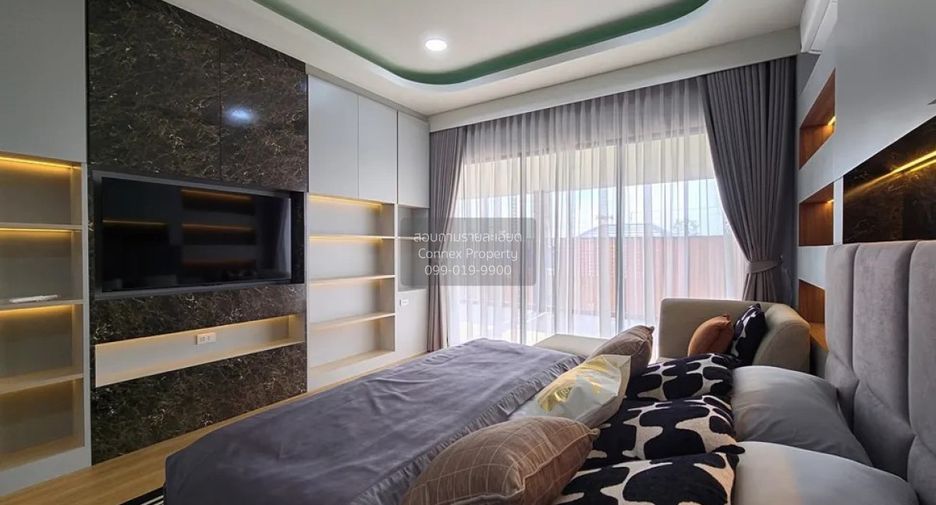 For sale 4 bedrooms house in East Pattaya, Pattaya