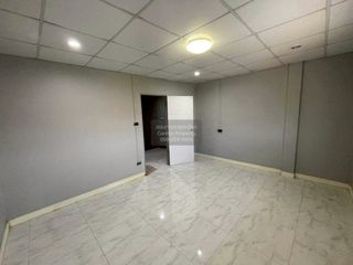 For sale 4 bedrooms townhouse in Lat Phrao, Bangkok