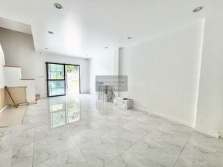 Продажа 3 спальни таунхаус в Пхаси Чароен, Бангкок
