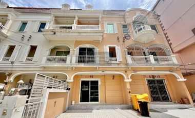 Casa adosada en venta de 3 habitaciones en Phasi Charoen, Bangkok