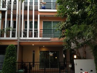 For sale 3 bedrooms townhouse in Bang Khun Thian, Bangkok