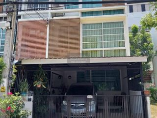 出售 3 卧室 联排别墅 在 Chom Thong, 曼谷