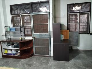 For sale 4 bedrooms townhouse in Wang Thonglang, Bangkok