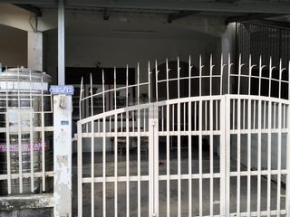 For sale 4 bedrooms townhouse in Wang Thonglang, Bangkok