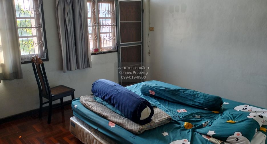 For sale 4 bedrooms townhouse in Wang Thonglang, Bangkok