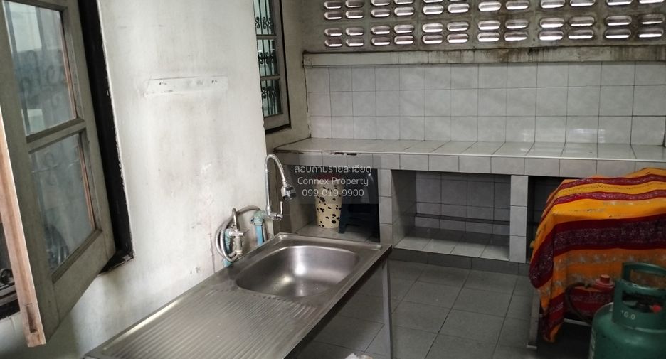 For sale 4 bedrooms townhouse in Wang Thonglang, Bangkok