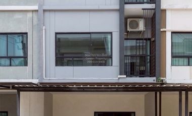 For sale 3 ベッドルーム townhouse in Lak Si, Bangkok