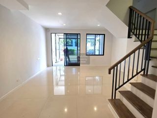 Reihenhaus zum Kauf mit 3 Zimmer in Suan Luang, Bangkok