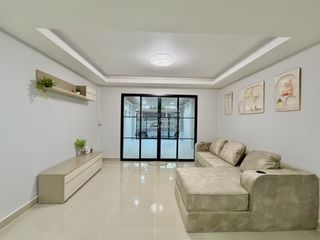 For sale 3 bedrooms townhouse in Mueang Nonthaburi, Nonthaburi