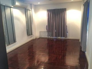 Haus zum Kauf mit 4 Zimmer in Thawi Watthana, Bangkok