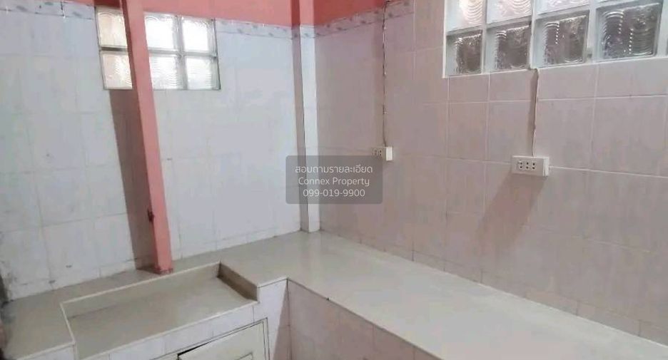 Reihenhaus zum Kauf mit 3 Zimmer in Sam Phran, Nakhon Pathom