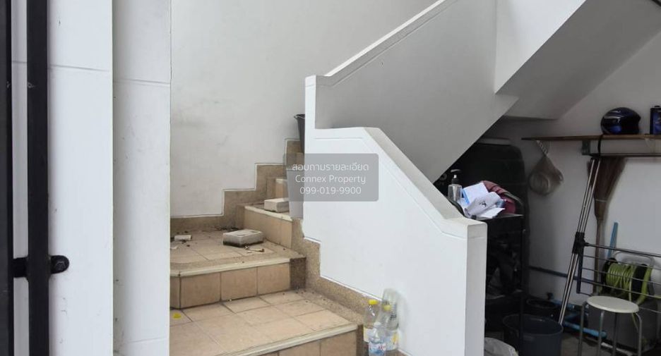For sale 3 bedrooms townhouse in Wang Thonglang, Bangkok