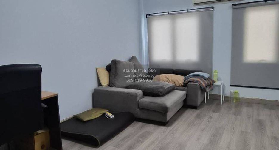 For sale 3 bedrooms townhouse in Wang Thonglang, Bangkok