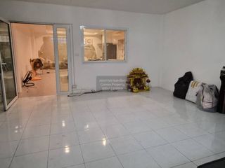 For sale 3 bedrooms townhouse in Wang Thonglang, Bangkok