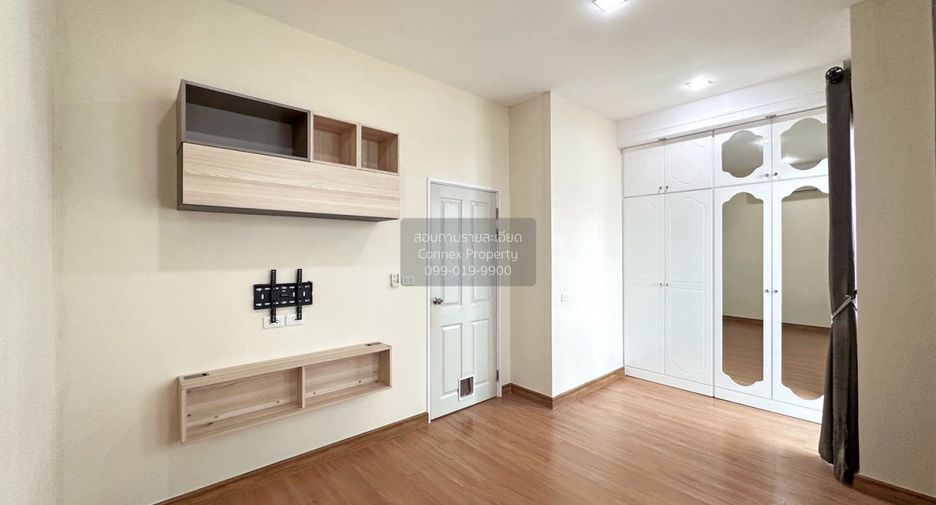 For sale 3 bedrooms townhouse in Bueng Kum, Bangkok