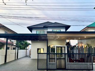 For sale 4 bedrooms house in Khlong Sam Wa, Bangkok