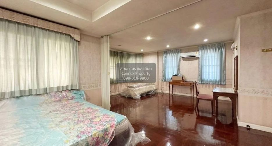 For sale 4 bedrooms house in Khlong Sam Wa, Bangkok