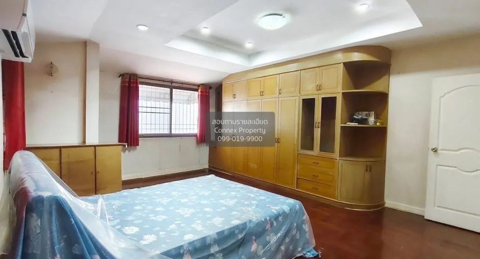 For sale 4 bedrooms house in Khlong Sam Wa, Bangkok