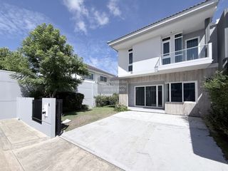 出售 3 卧室 独立屋 在 Phra Samut Chedi, Samut Prakan