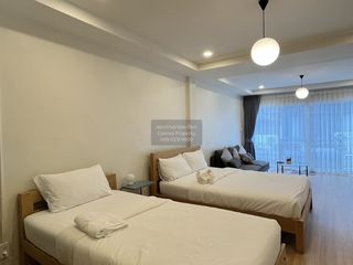 出售 2 卧室 联排别墅 在 Phra Khanong, 曼谷