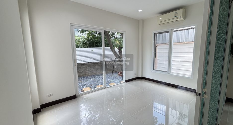 For sale 4 bedrooms house in Bang Khun Thian, Bangkok
