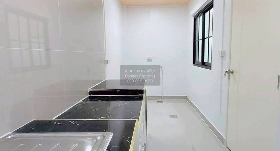 出售 3 卧室 联排别墅 在 Khlong Luang, Pathum Thani