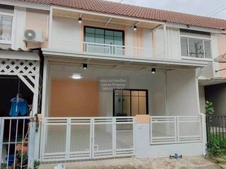 À vendre 3 chambres maison de ville à Khlong Luang, Pathum Thani