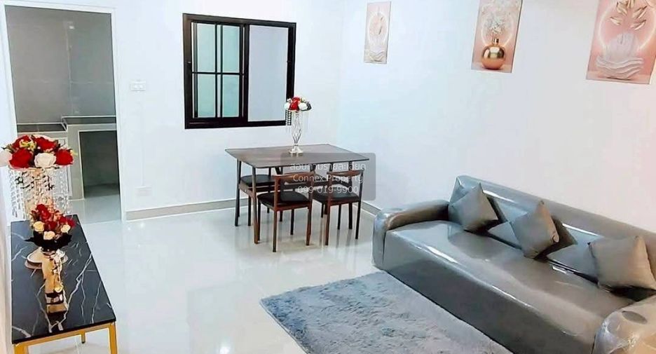 出售 3 卧室 联排别墅 在 Khlong Luang, Pathum Thani