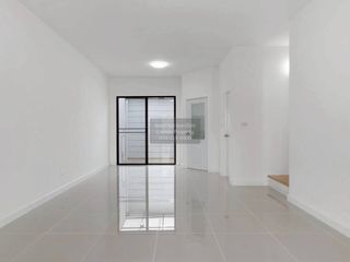 For sale 3 ベッドルーム townhouse in Taling Chan, Bangkok