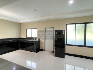 For sale 4 bedrooms house in Prawet, Bangkok