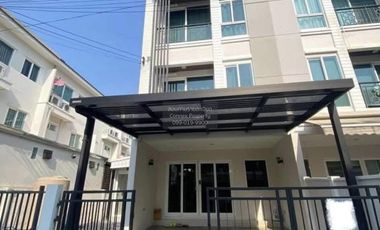 For sale 3 ベッドルーム townhouse in Suan Luang, Bangkok