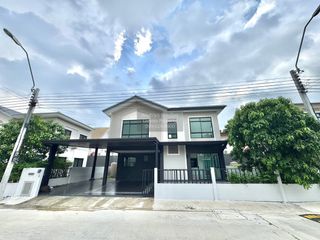 For sale 4 bedrooms house in Khlong Sam Wa, Bangkok