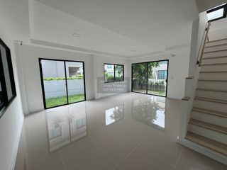 For sale 4 bedrooms house in Khlong Sam Wa, Bangkok