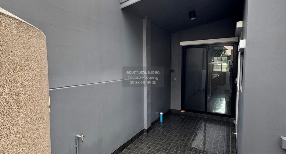 For sale 4 bedrooms house in Khlong Sam Wa, Bangkok