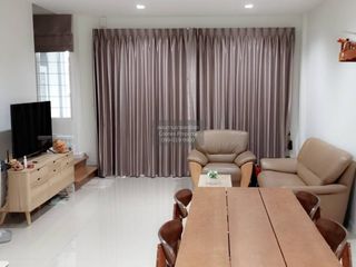 For sale 5 bedrooms townhouse in Prawet, Bangkok