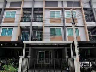 For sale 5 bedrooms townhouse in Prawet, Bangkok