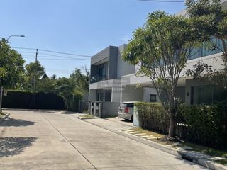 For sale 4 bedrooms house in Bang Khun Thian, Bangkok