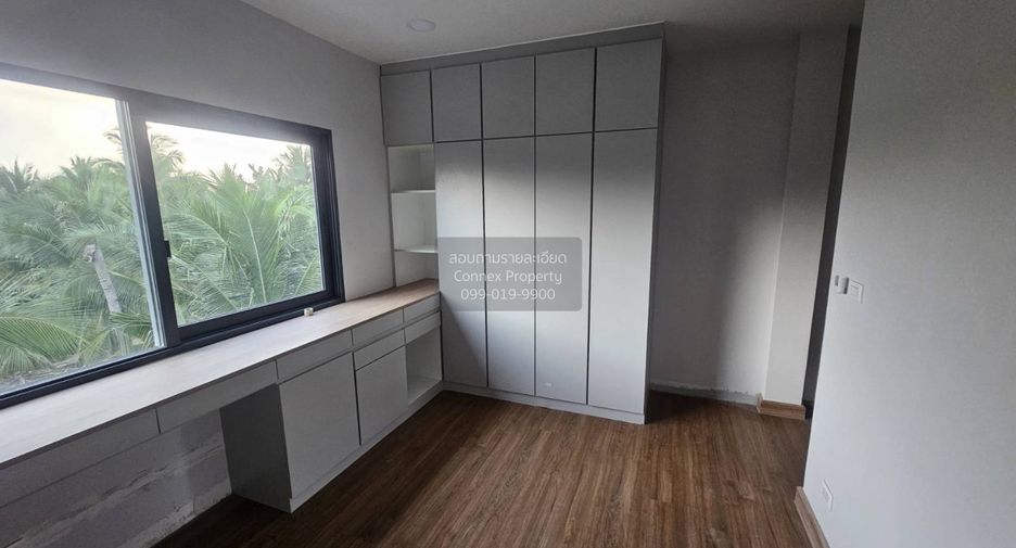 For sale 4 bedrooms house in Bang Khun Thian, Bangkok