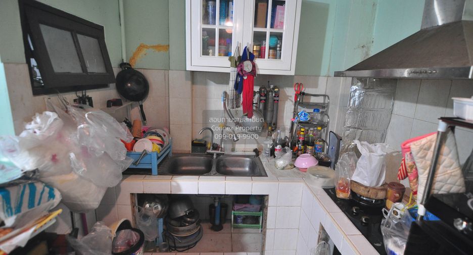 Casa adosada en venta de 3 habitaciones en Bang Kapi, Bangkok