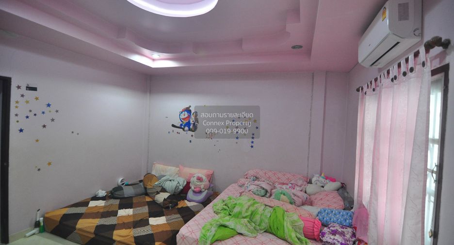 Casa adosada en venta de 3 habitaciones en Bang Kapi, Bangkok