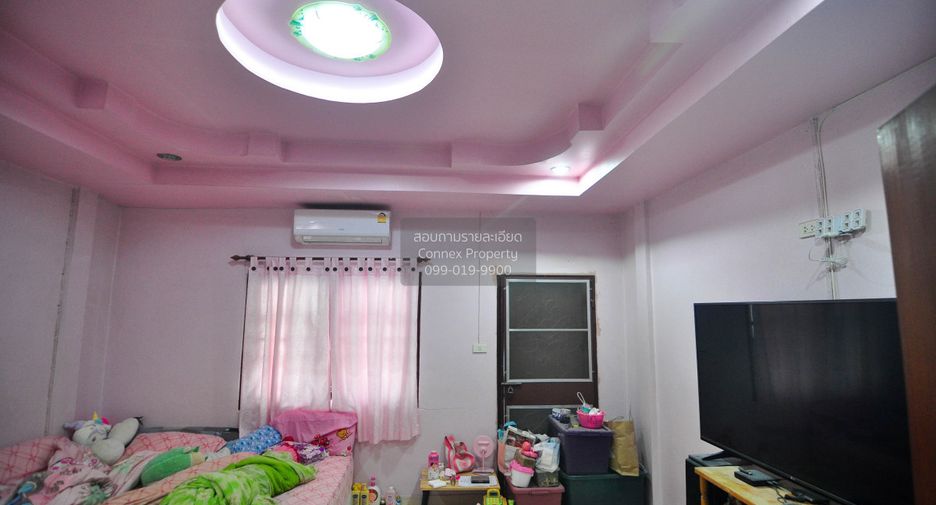 Casa adosada en venta de 3 habitaciones en Bang Kapi, Bangkok